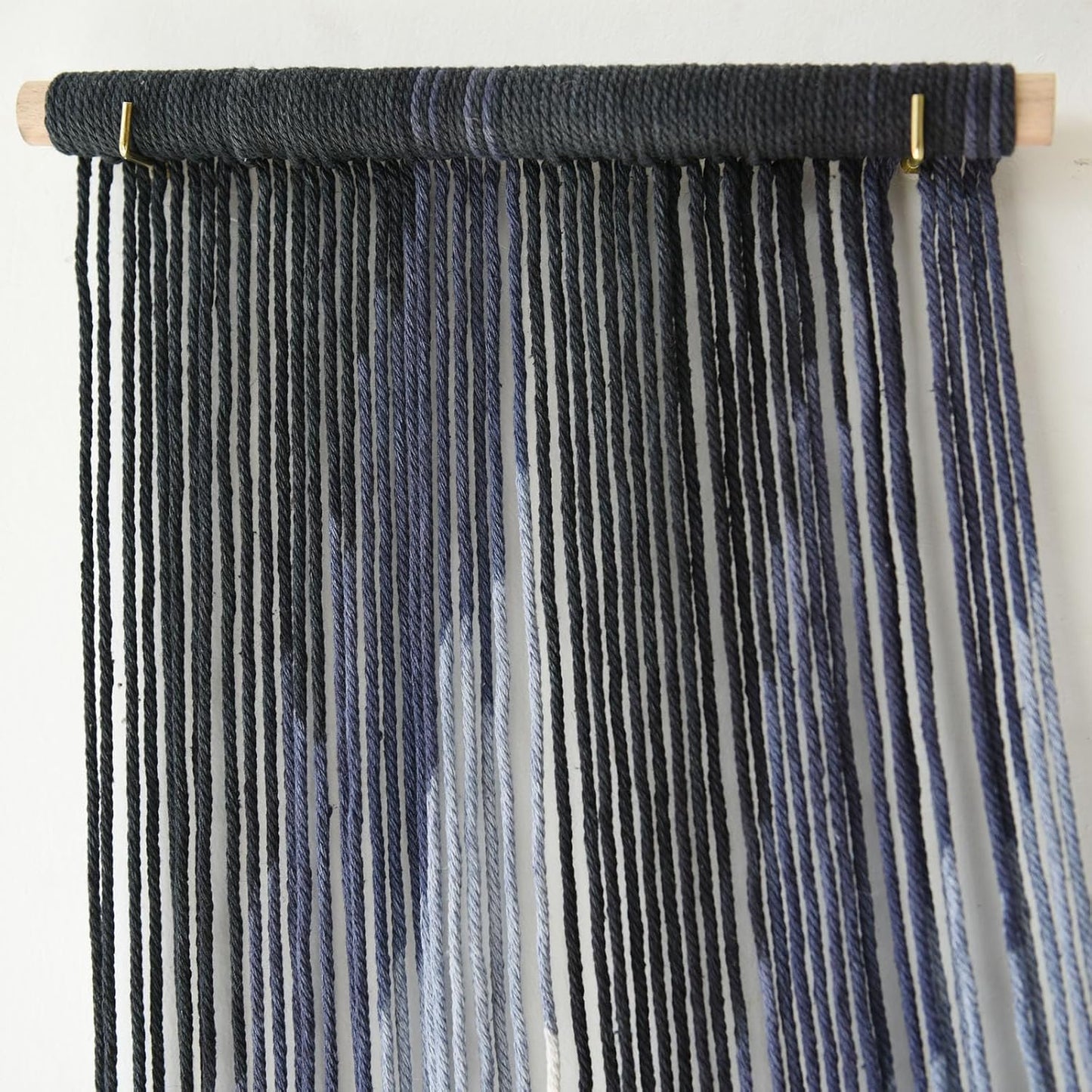 IOWER Large Macrame Wall Hanging Decor Dip-Dyed Macrame Wall Decor Wall Art Craftsmanship Fiber Art Boho Chic Wall Decor Modern For Bedroom Livingroom Backdrop