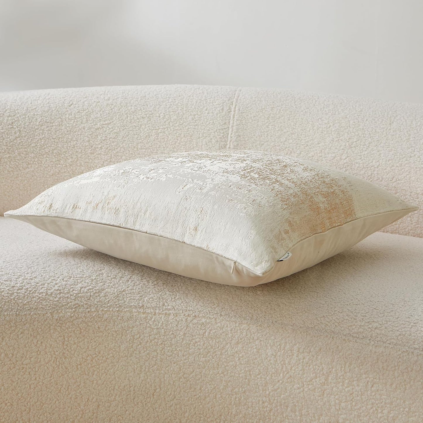 THE-TINOART Modern Beige & Gold Jacquard Pillow Cover 20x20 - Reversible Luxury Throw Pillow Cover with Gold Embroidery & Velvet Backing, Decorative Cushion Cover for Sofa/Bed/Living Room