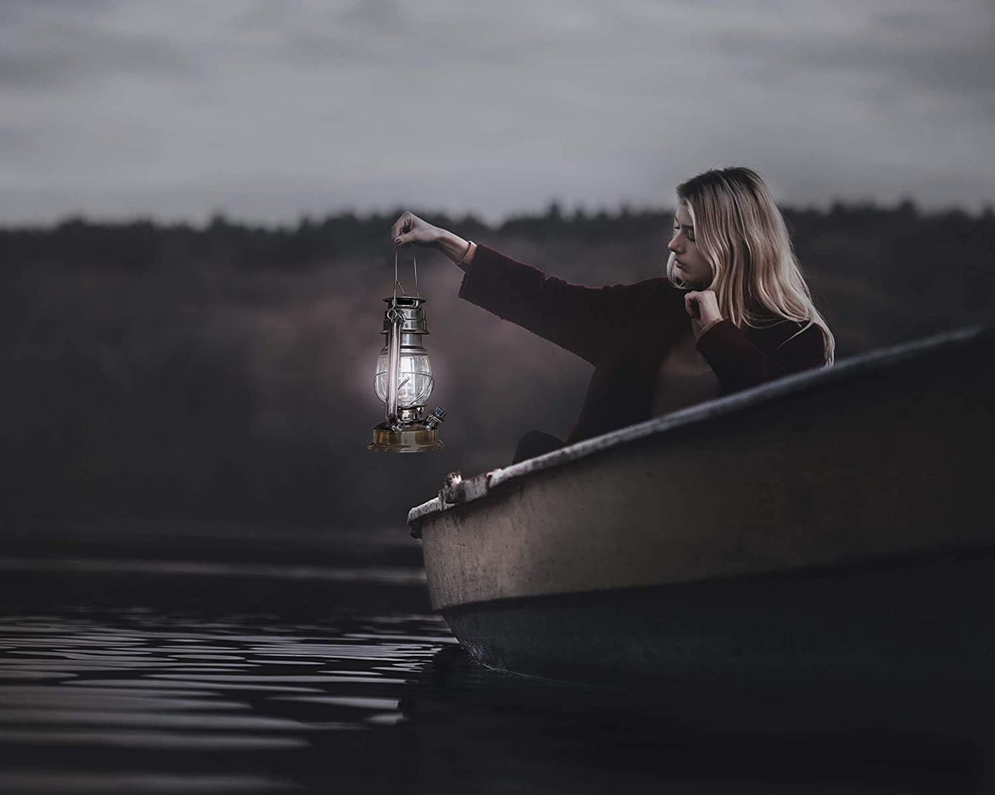 YAKii LED Vintage Lantern Metal Hanging Hurricane 12 LED Dimmer Switch Cold White Battery Operated Power Outage Indoor Camping Lighting Outdoor Brooklyn Decoration(Copper)