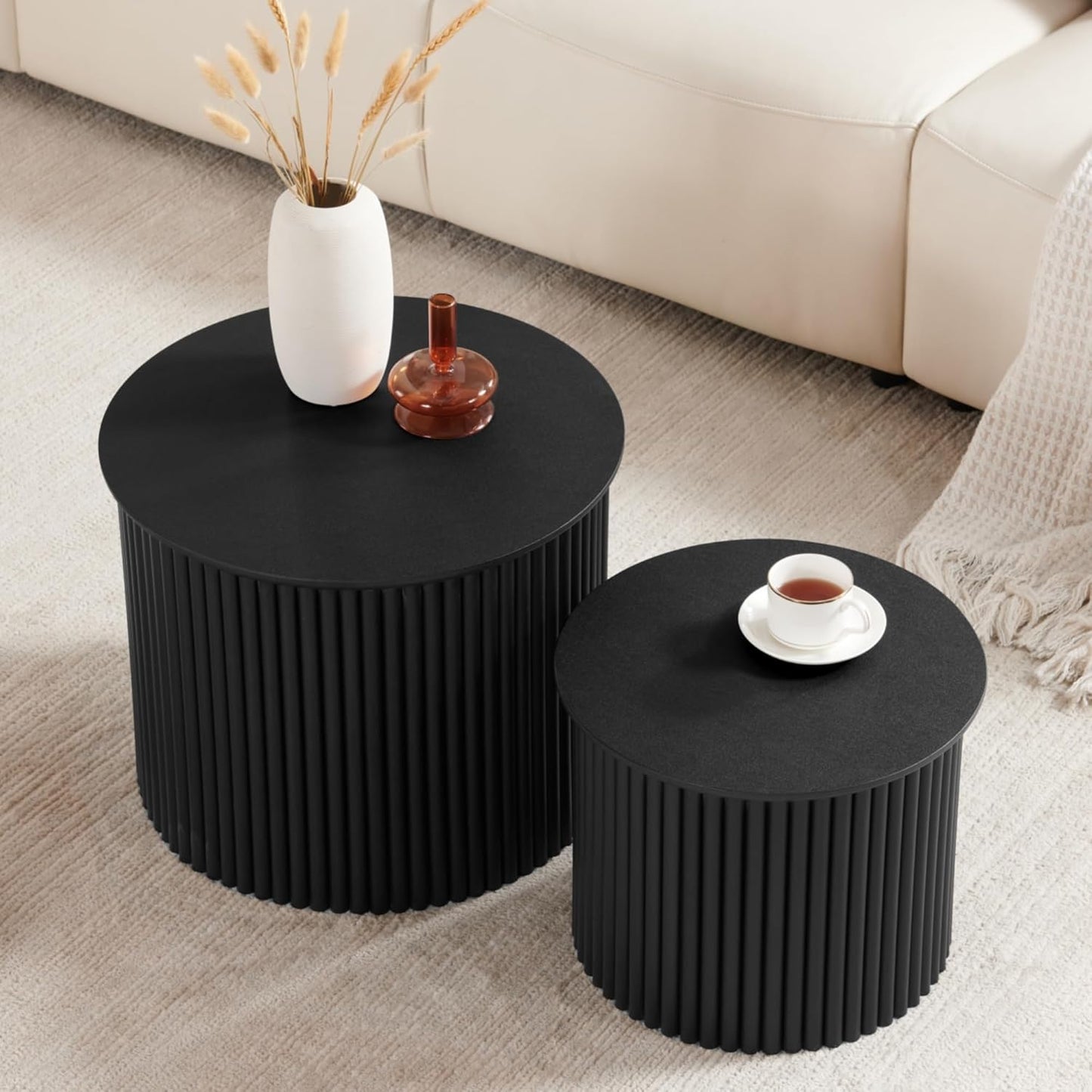 Small Fluted Round Nesting Coffee Table Set of 2, Mid Century Modern Coffee Table Circle Side Table, Wood Nesting Table Farmhouse End Tables Set for Living Room, Bedroom, Small Spaces(Black