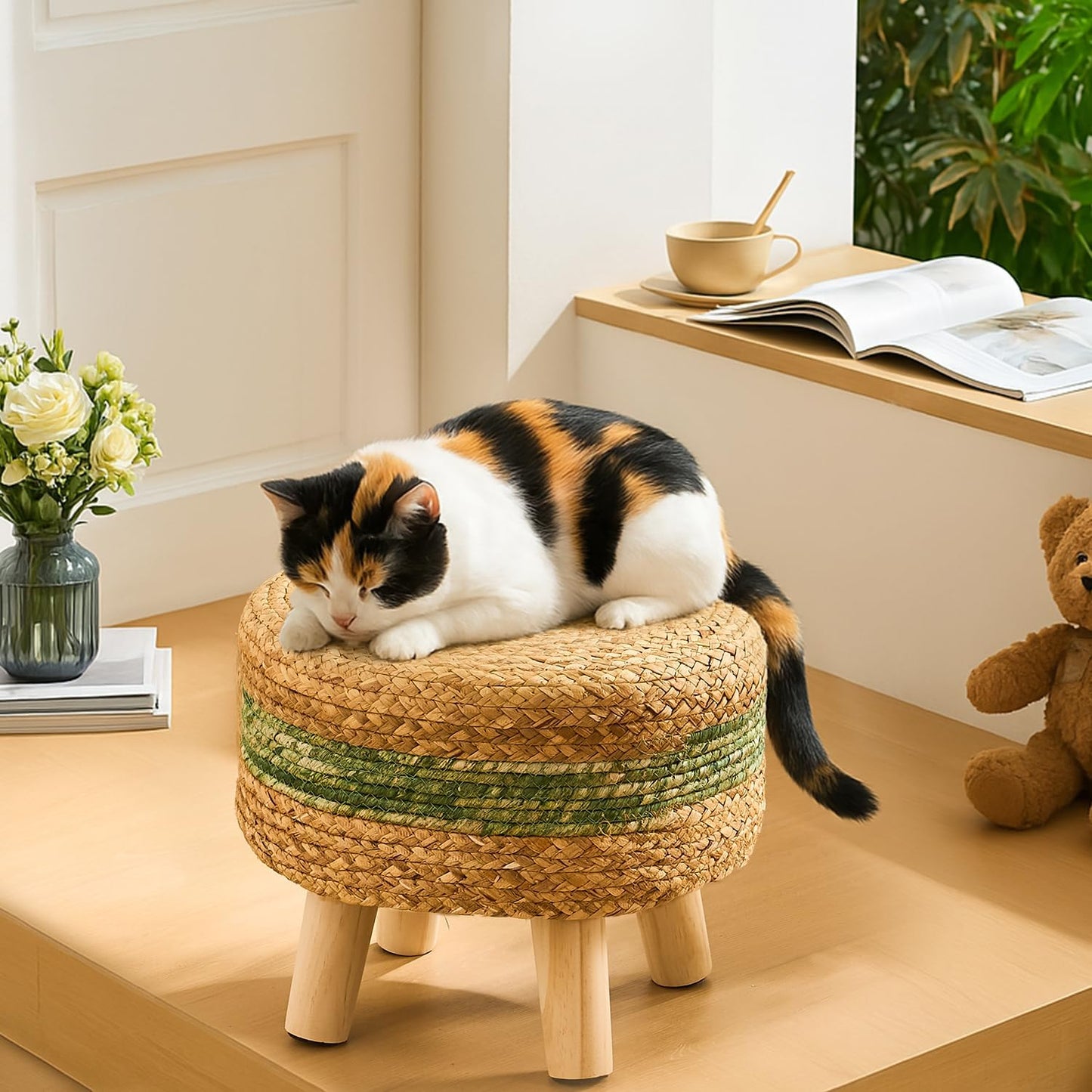 Handwoven Round Ottoman, Natural Water Hyacinth Outdoor Patio Pouf Seagrass Low Stool with Wood Legs, Soft Padded Footrest for Living Room Bedroom Garden, Green