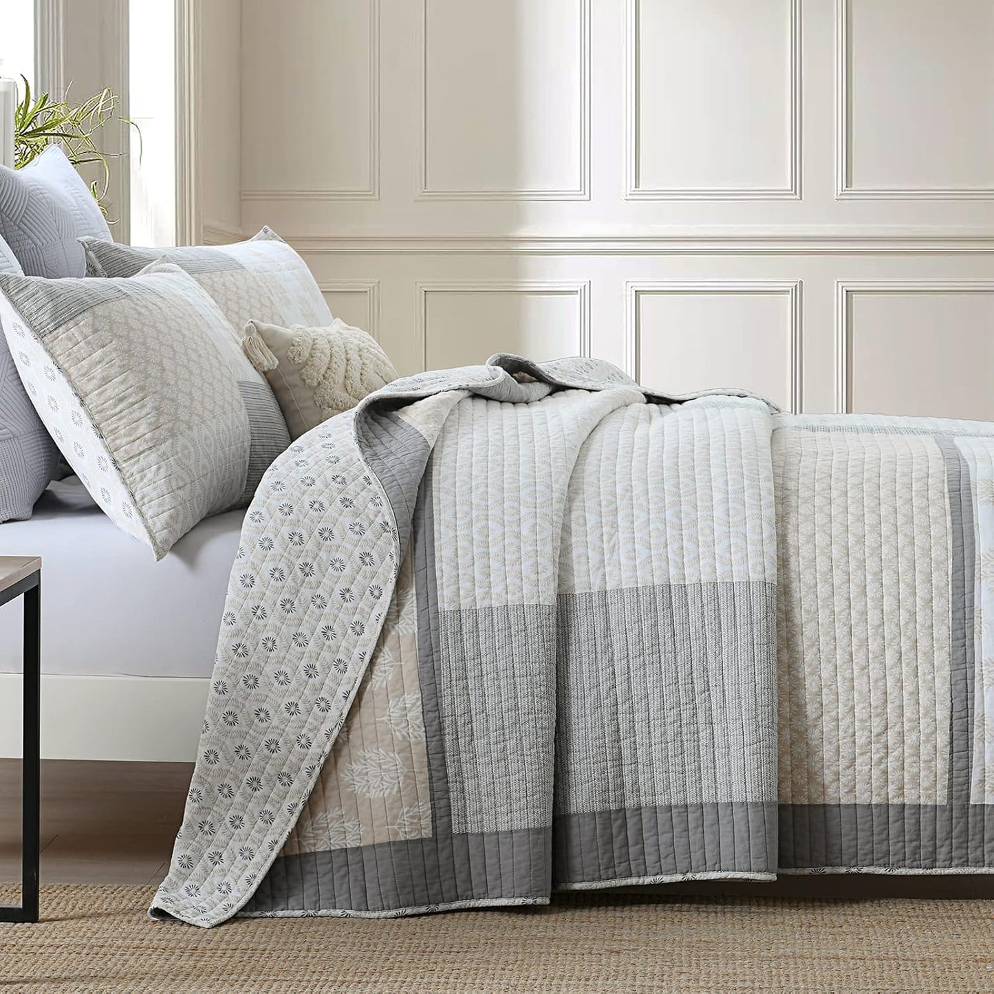 PANGUSHAN Quilt Set Queen Size, 100% Cotton Bedspread Quilt Bedding Set, Floral Patchwork Quilt Set for Queen Bed, Moonbeam Bed Spread, Lightweight Comforter Reversible Quilt, All Season, 3 Pieces