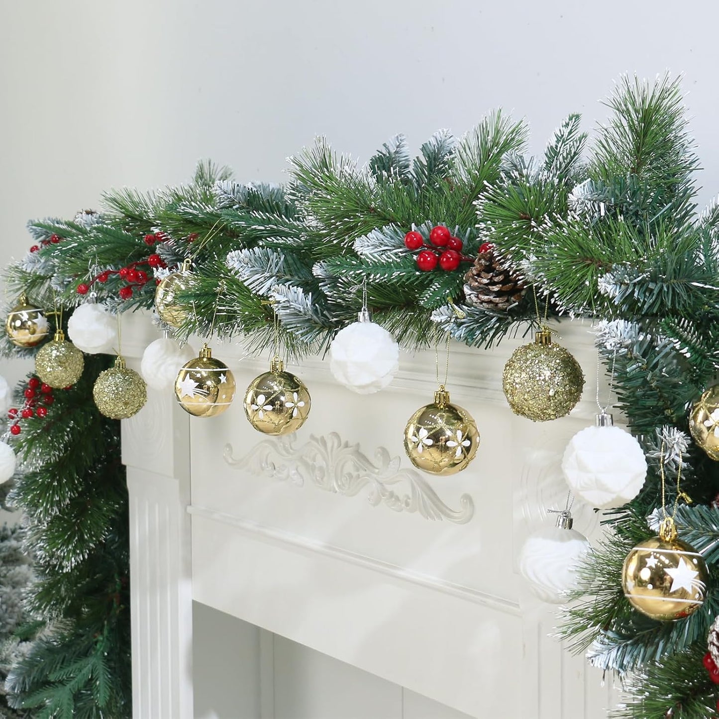 2.36In Velvet Christmas Ball Ornaments, 25PCS Gold/White Flocked Christmas Tree Hanging Decorations, for Home Holiday Wedding Indoor Xmas Party Decor.