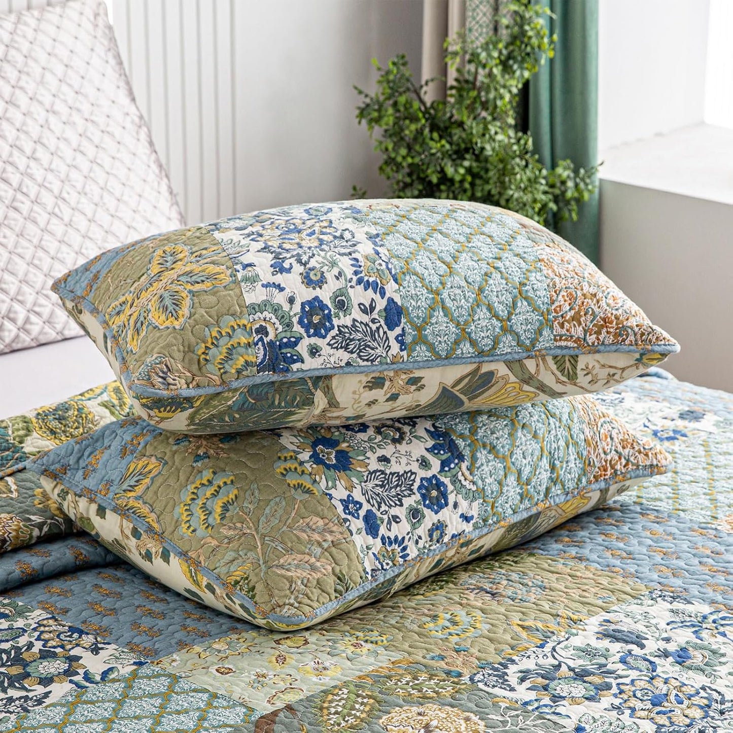 YAYIDAY Oversized King Bedspreads Patchwork Quilt Set (120x118 Inch) - 100% Cotton Reversible Breathable Green Leaves Quilted Coverlet with Pillow Shams for All Seasons