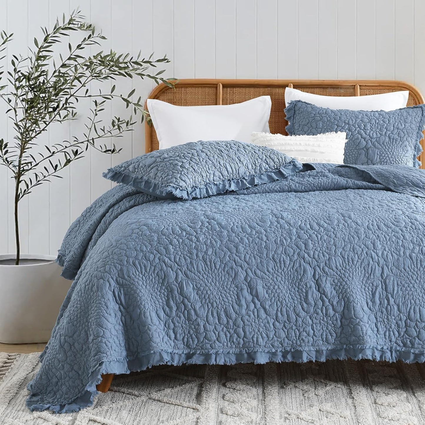 HORIMOTE HOME Blue Ruffled Quilt Twin Size, Stone-Washed Microfiber Lightweight Crinkled Farmhouse Rustic Shabby Chic Bedding Set, 2 Pieces Reversible Bedspread with Pillow Sham for All Season