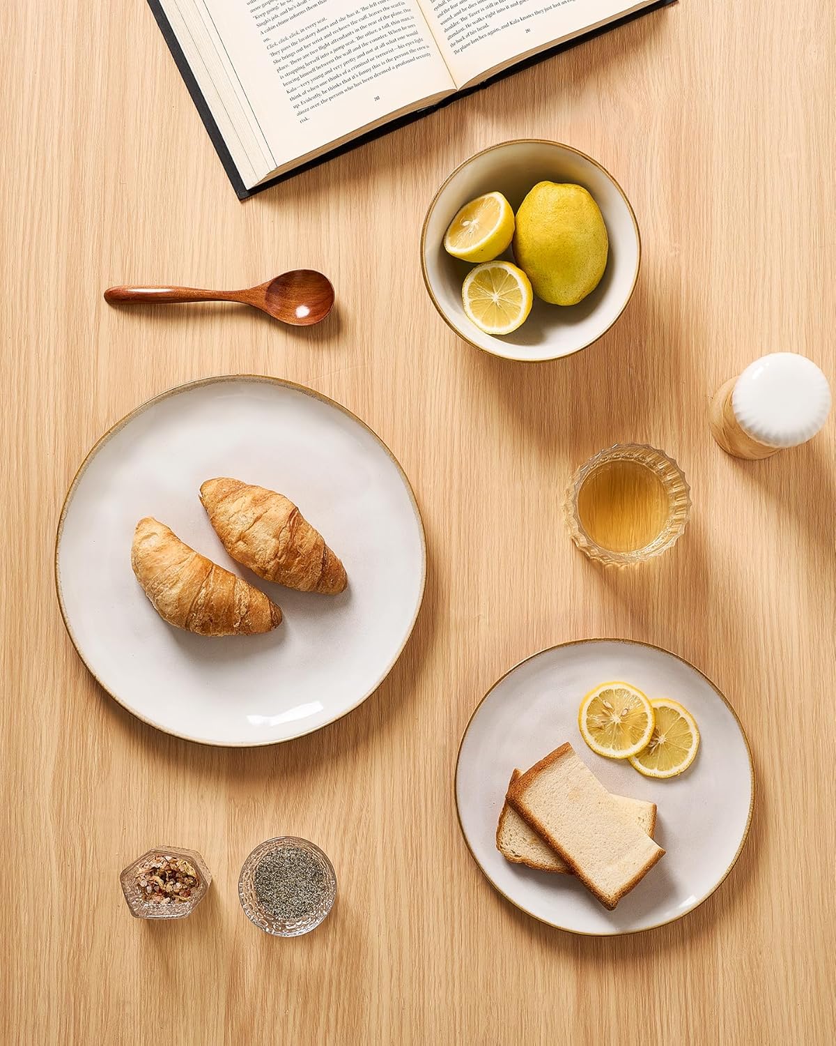 Famiware Dinnerware Sets for 8, Ocean Round 24-Piece Kitchen Plates and Bowls Sets, Reactive Glaze, Microwave and Dishwasher Safe, Scratch Resistant, Cappuccino White