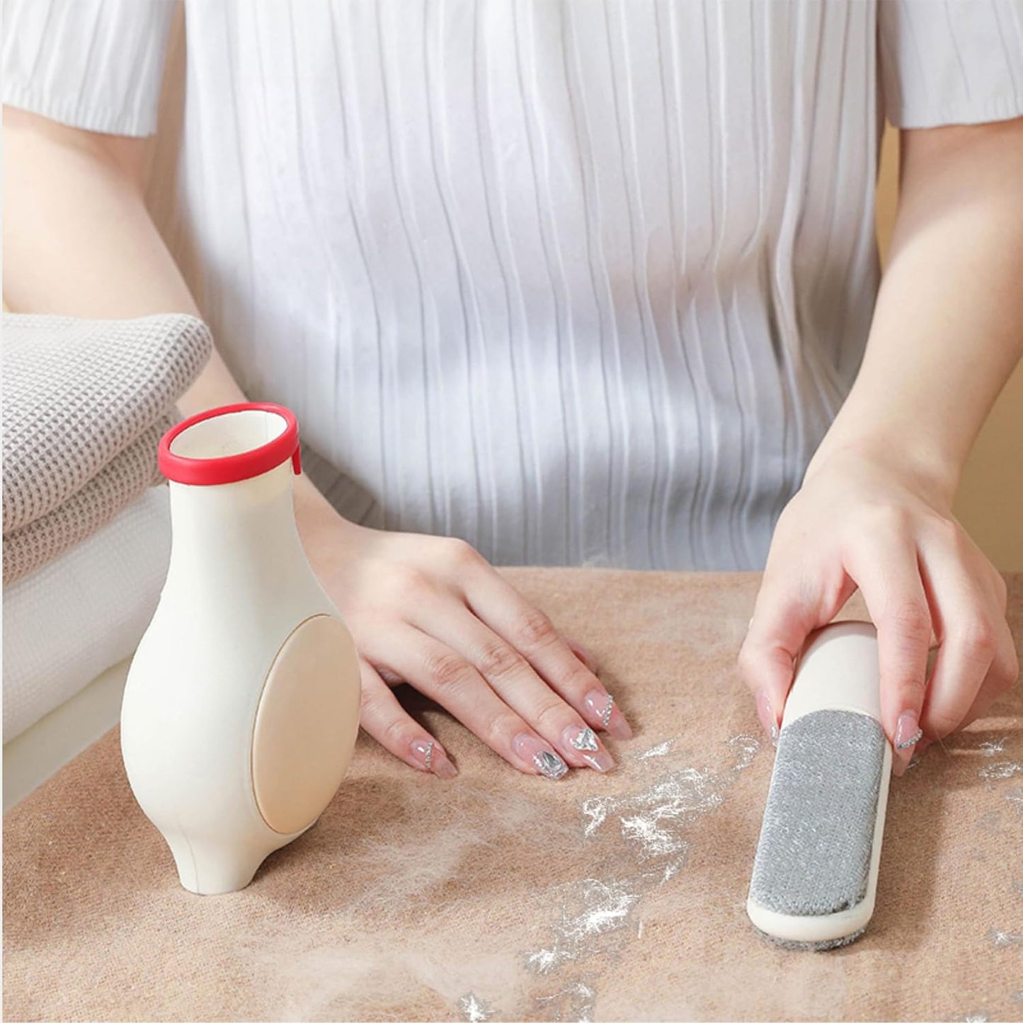 Lint Remover for Travelling, Mini Hair Remover for Clothes, Dog Cats Hair Remover, Mini Lint Brush, Better Than Lint Roller, Fur Cleaning Brush C (Yellow)