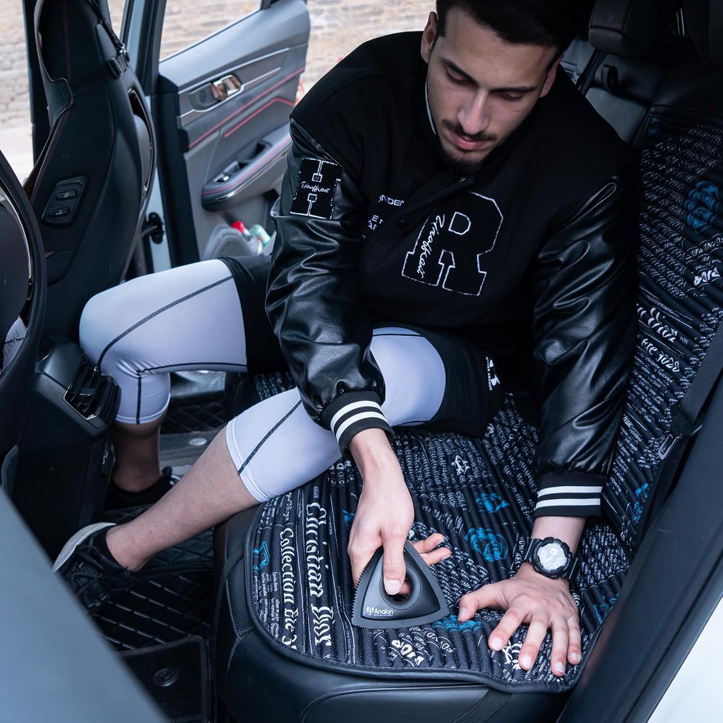 Analan Mini Pet Hair Remover for Car Detailing Supplies, Carpet Dog Hair Remover for Car Interior, Triangle Dog Hair Remover for Auto Detailing, Couch, Furniture, Lint, Carpet (Ruby Red)