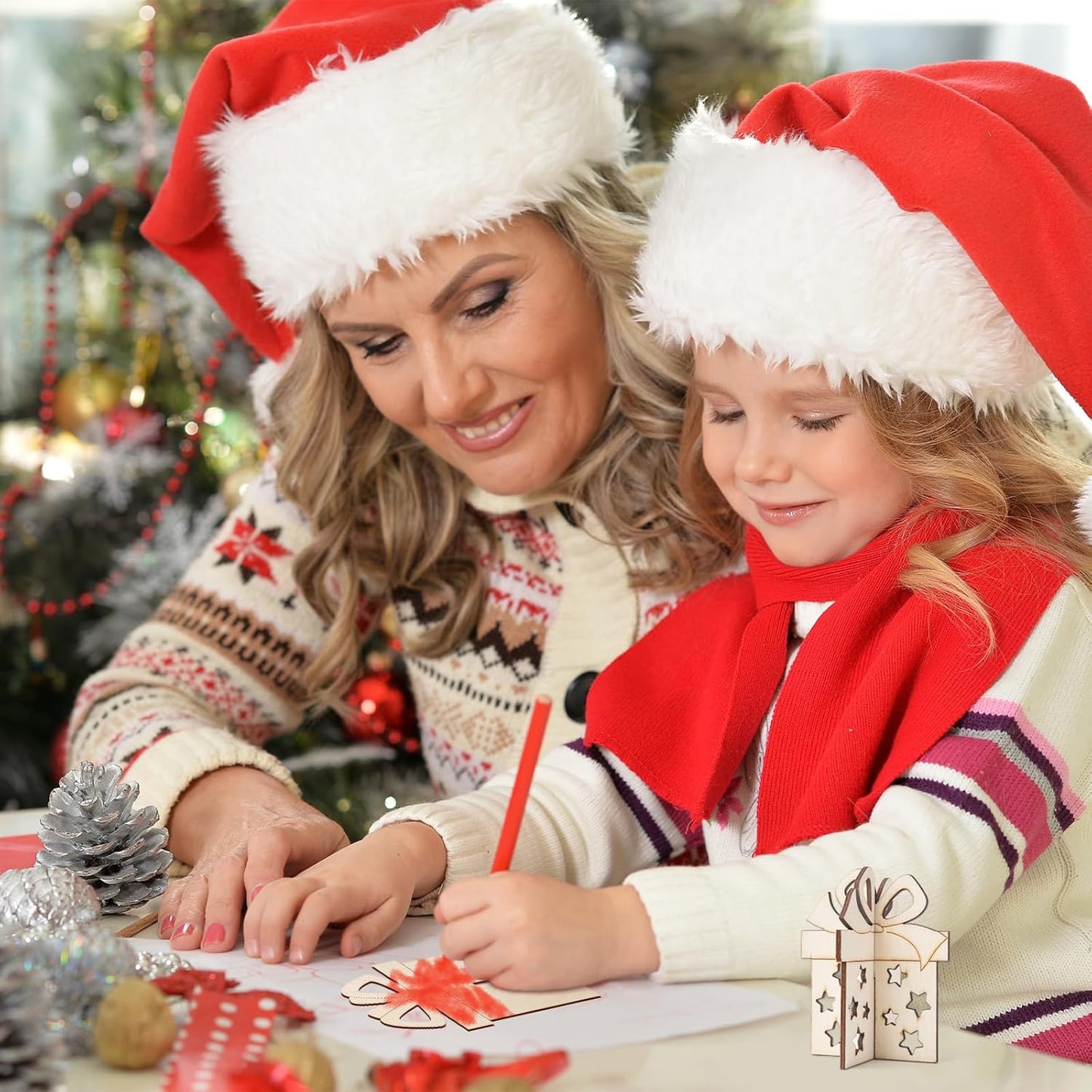 COCHIE DIY 3D Christmas Gift Box Wood Crafts to Paint for Kids Adults, Paintable Unfinished Wooden Slices for Craft, Xmas Gift Boxes Cutouts Ornaments for Painting Decorations (24 PCS)