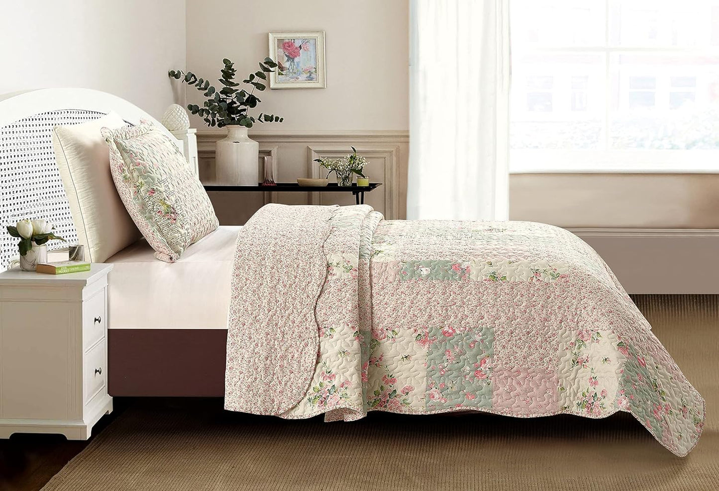 Brilliant Sunshine Rose and Sage Quilt Set, 2-Piece Bedding Sets, Traditional Patchwork Design, Washable and Reversible Bedspread, Soft Lightweight Coverlet, All-Season, Twin/Twin XL, Light Pink Green