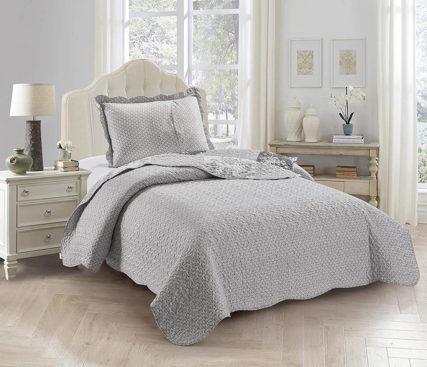Brilliant Sunshine Grey Toile Floral Patchwork, 2-Piece Quilt Set with 1 Sham, Reversible Bedspread, Soft Lightweight Coverlet, All-Season, Twin, Grey