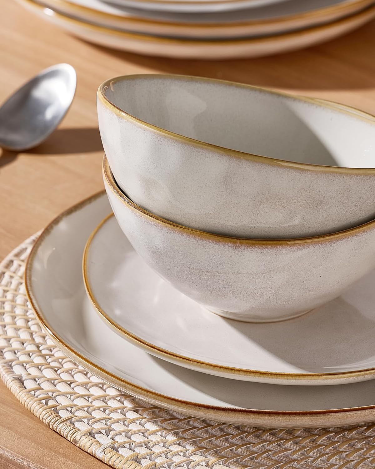 Famiware Ocean Round Plates and Bowls Set, 18 Pieces Dinnerware Sets, Dishes Set for 6, Reactive Glaze, Microwave and Dishwasher Safe, Scratch Resistant, Cappuccino White