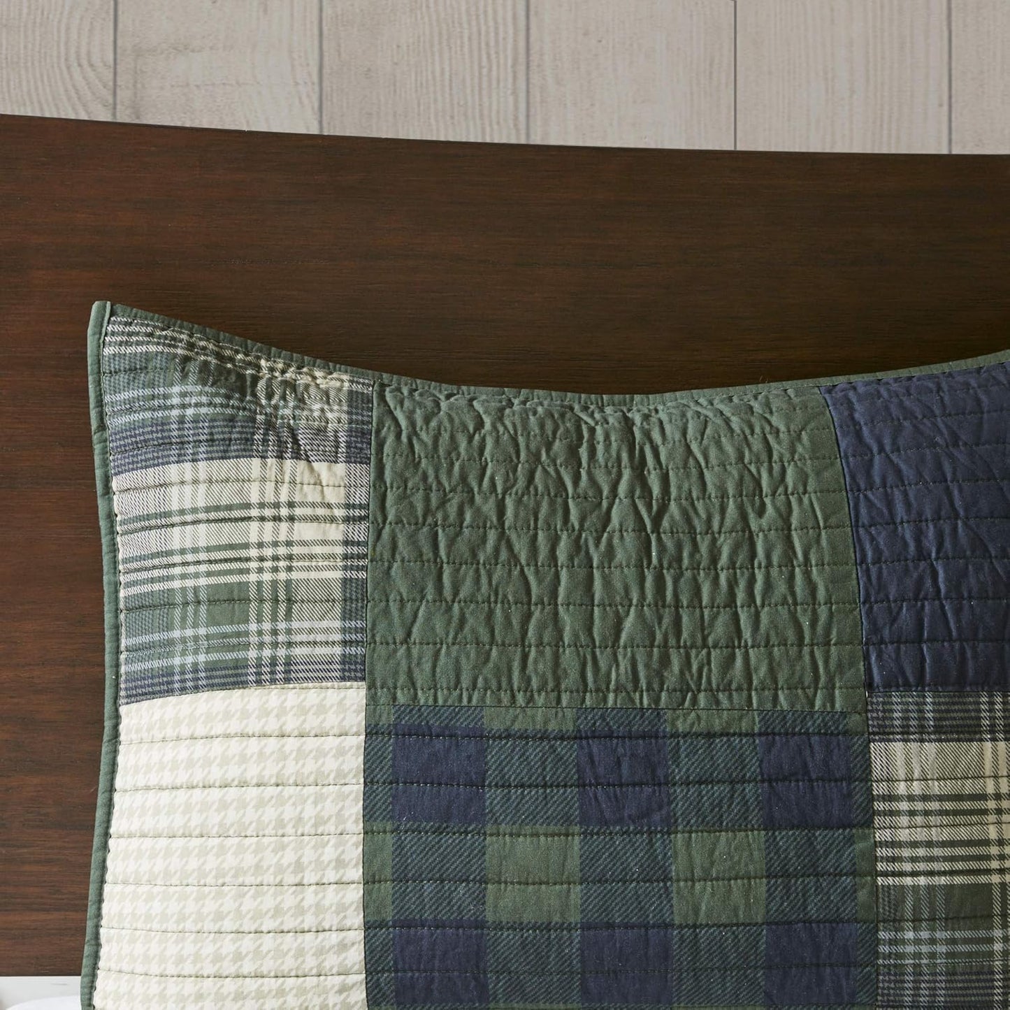 Woolrich Mill Creek Reversible Quilt Set - Cottage Styling Reversed to Solid Color, All Season Lightweight Coverlet, Cozy Bedding Layer, Matching Shams, Oversized Full/Queen, Plaid Green 3 Piece