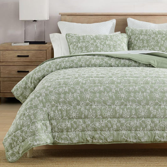 HORIMOTE HOME Floral Embroidery Quilt Queen Size, Sage Green Queen Quilt Bedding Set Soft Lightweight Bedspread Full Size Shabby Chic Farmhouse 3 Pieces Comforter Set for All Seasons