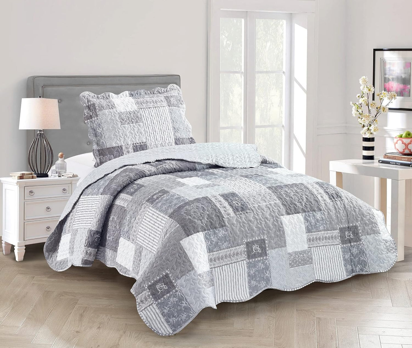 Brilliant Sunshine Grey Heart Love, Floral and Lace Patchwork, 2-Piece Quilt Set with 1 Sham, Reversible Bedspread, Soft Lightweight Coverlet, All-Season, Twin, Grey