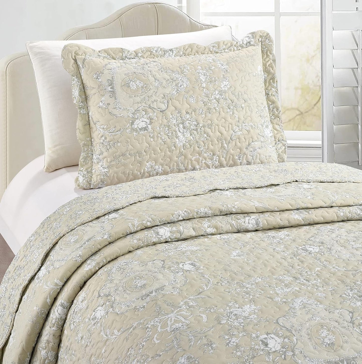Brilliant Sunshine Classic Grey Floral Toile in Beige Background, 2-Piece Quilt Set with 1 Sham, Reversible Bedspread, Soft Lightweight Coverlet, All-Season, Twin, Beige