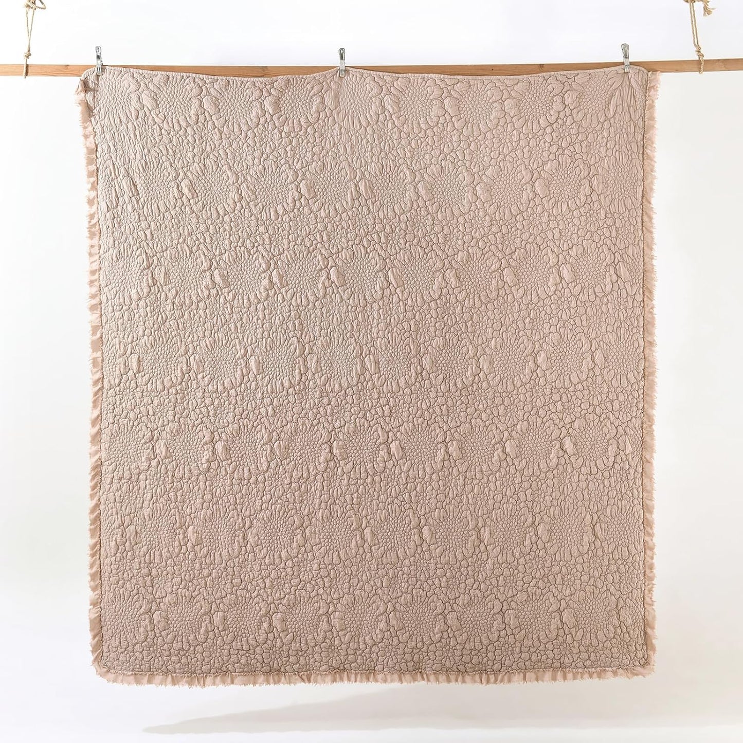 HORIMOTE HOME Pinkish Grey Ruffled Quilt King Size, Stone-Washed Lightweight Crinkled Farmhouse Rustic Shabby Chic Bedding Set, 3 Pieces Reversible Bedspread with Pillow Shams for All Season