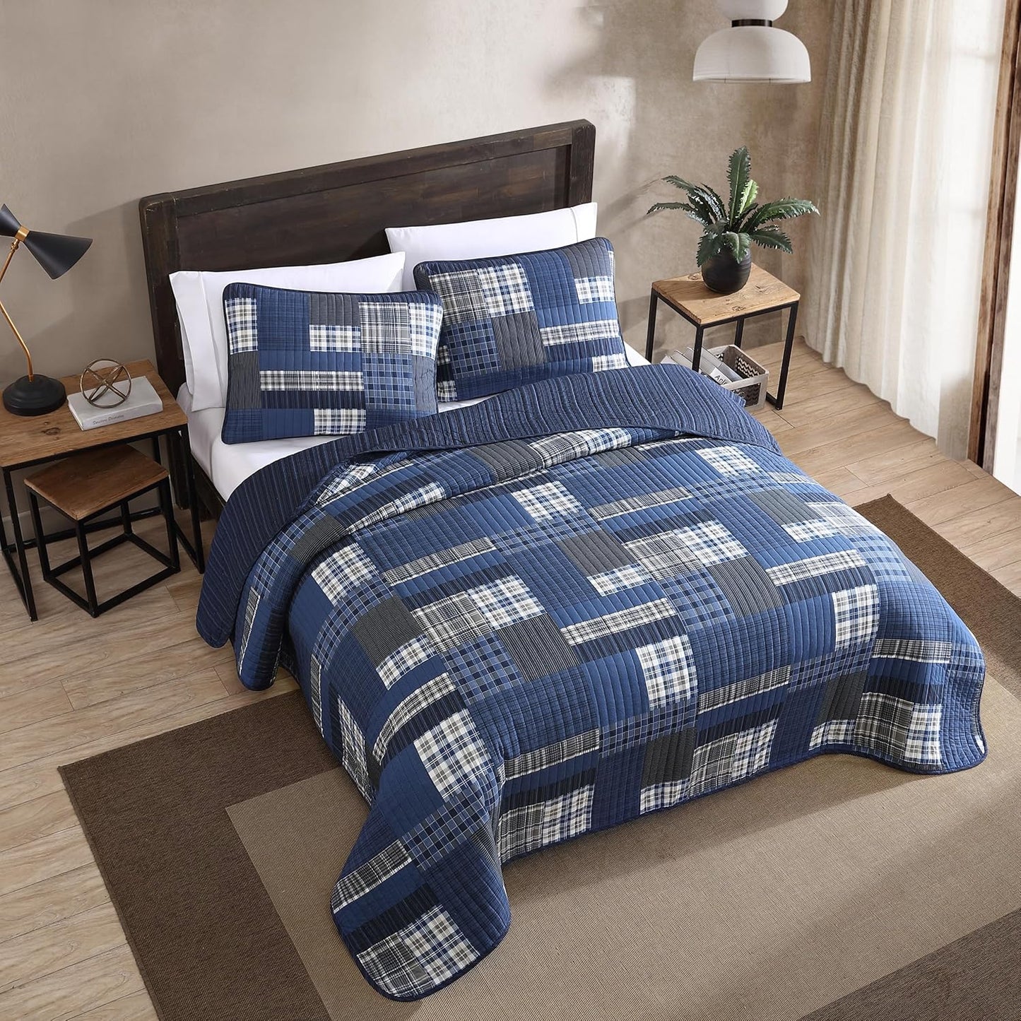 Eddie Bauer - Twin Quilt Set, Reversible Cotton Bedding with Matching Sham, Lightweight Home Decor for All Seasons (Eastmont Navy, Twin)